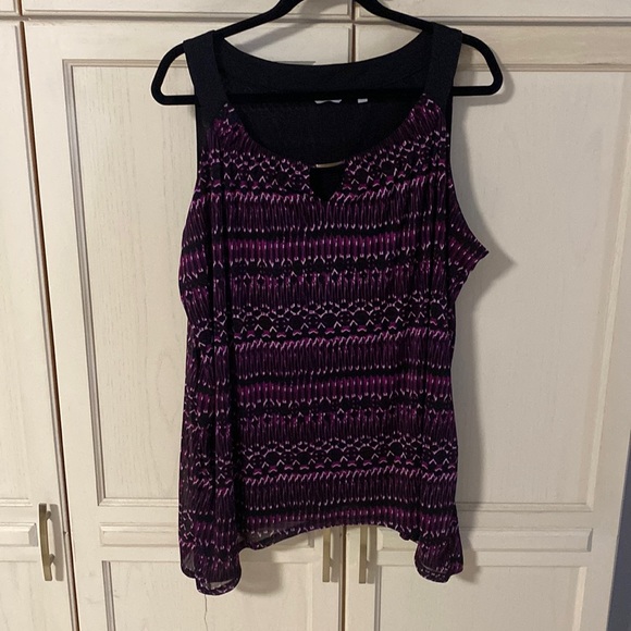 Reitmans Tops - A nice tunic sleeveless top in 2x